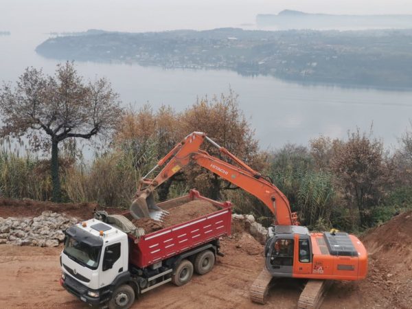 cava-di-sabbia-brescia-trasporto-terra-inerti-scavi-escavazioni-lago-di-garda